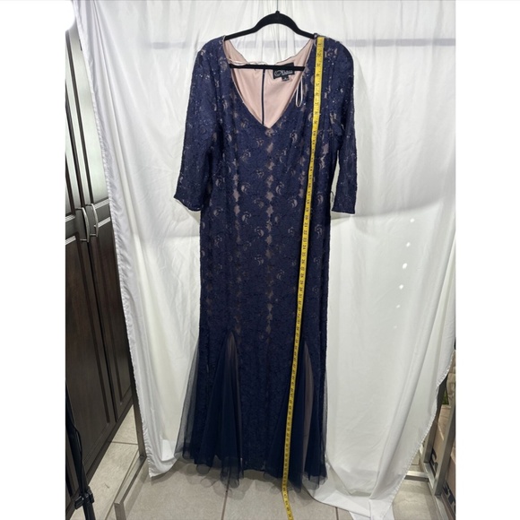 NEW $199‎ ALEX EVENINGS [ 18 R ] Sequined Lace Mermaid Gown in Navy Tan - Picture 2 of 12
